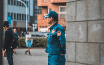 4 Reasons to Hire Unarmed Security Guards for Malls