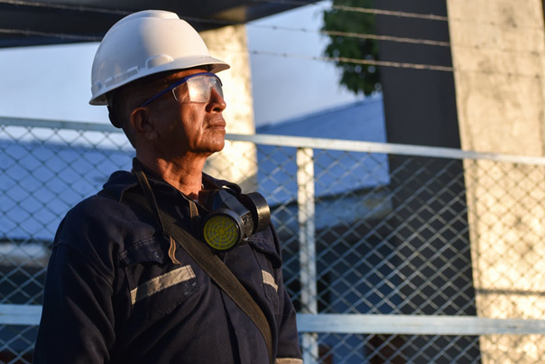 A person in a safety helmet 